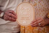 Oval pregnancy announcement plaque