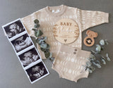 Botanical pregnancy announcement plaque